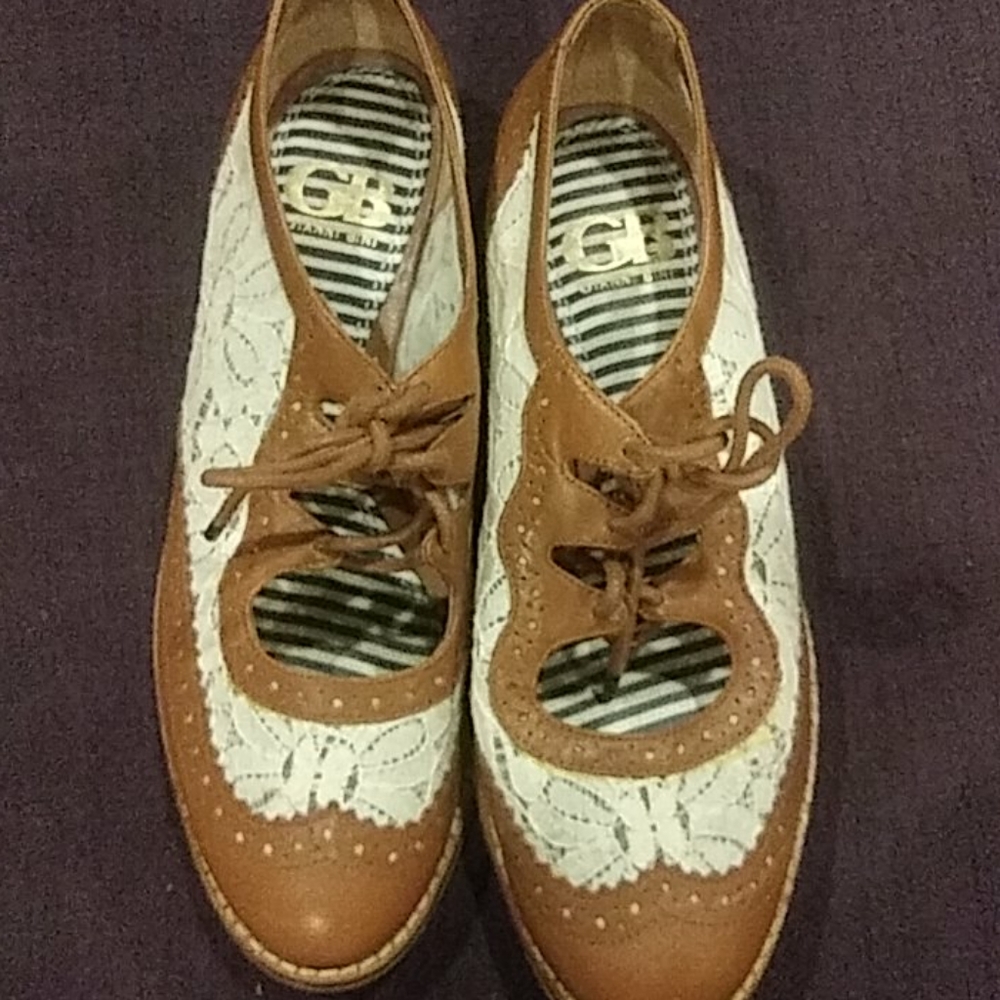 Gianni Bini Leather and Lace Oxford shoes